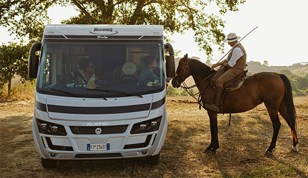 autocaravana-McLouis-Yearling-encaravana-nl