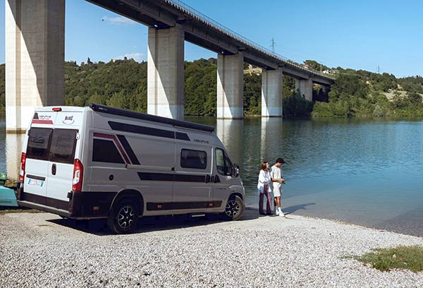 camper-McLouis-Menfys-3-Maxi-Prestige_encaravana-NL